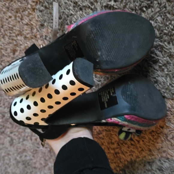 Betsy Johnson Fun colorful high heels - Picture 6 of 7